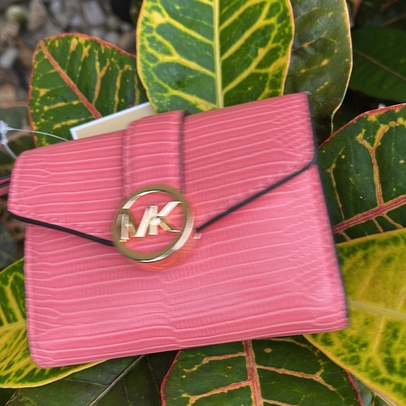 MICHAEL KORS CARMEN MEDIUM FLAP LOGO BIFOLD WALLET GRAPEFRUIT - Picture 2 of 16